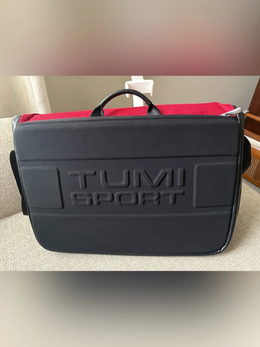 Tumi sport messenger